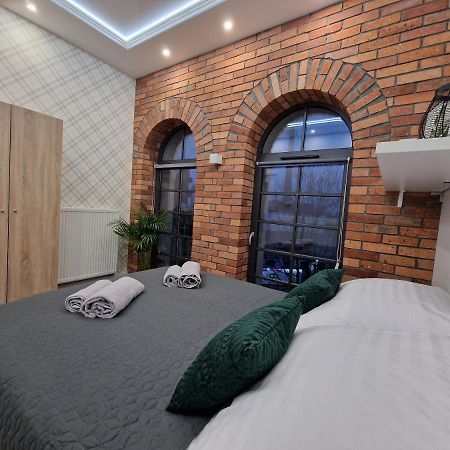 Microhotels Fabryczna 17 Ζιελόνα Γκόρα Εξωτερικό φωτογραφία
