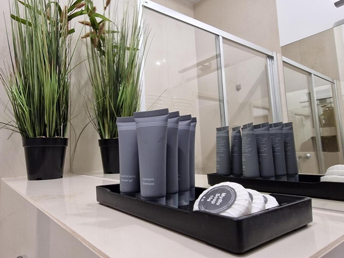 Microhotels Fabryczna 17 Ζιελόνα Γκόρα Εξωτερικό φωτογραφία